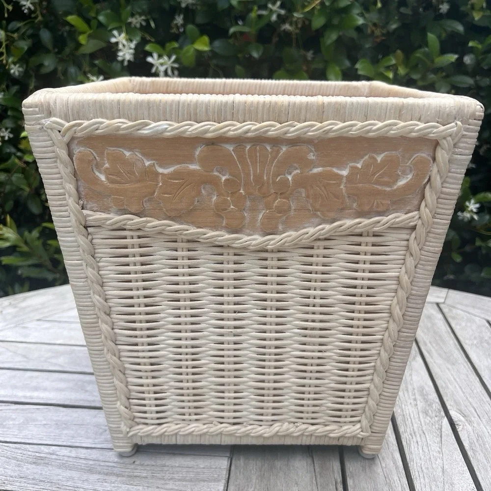 Pier 1 White Wash Wicker Trash can Jamaica Collection 1970s Firm Bottom Rare
